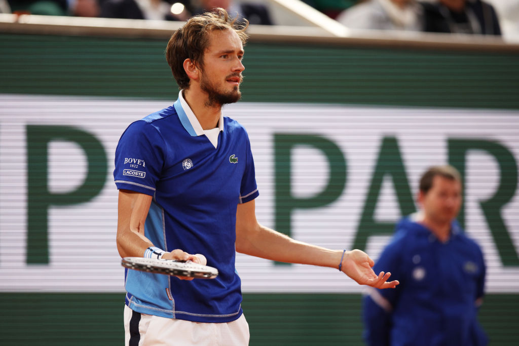 审查和持续 审查和持续