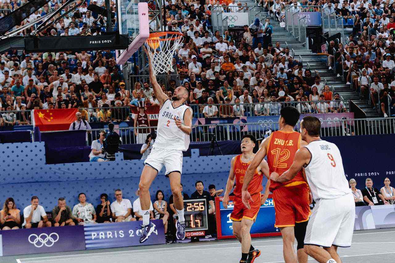 在持球点实 在持球点实